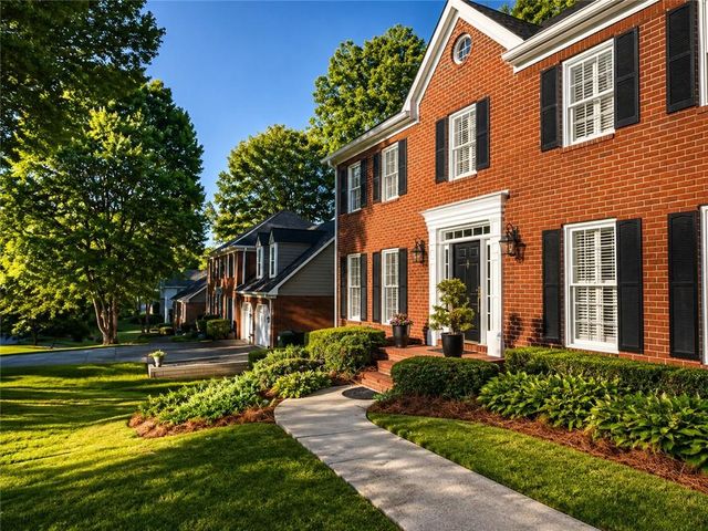 4648 Glenforest Drive NE, Roswell, GA 30075