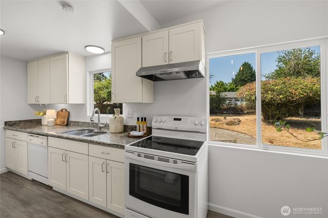 16835 123rd Avenue SE, Renton, WA 98058