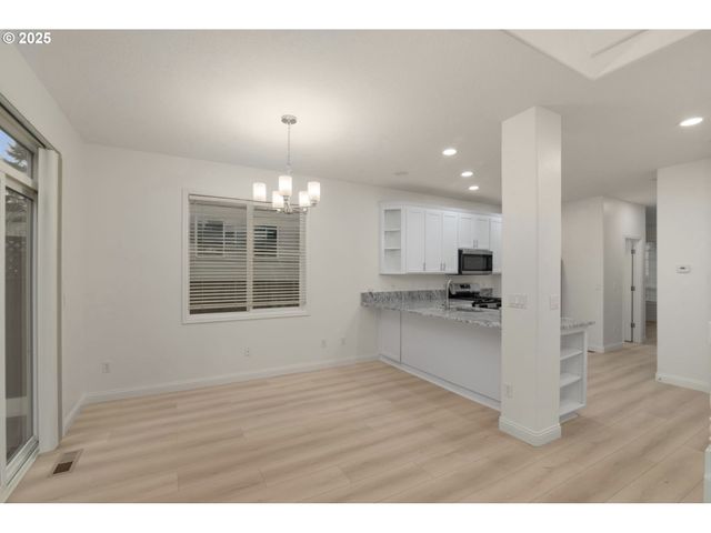 18568 Sw MUIRFIELD St, Beaverton, OR 97003