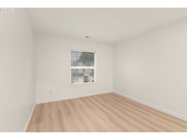 18568 Sw MUIRFIELD St, Beaverton, OR 97003