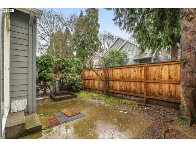 18568 Sw MUIRFIELD St, Beaverton, OR 97003