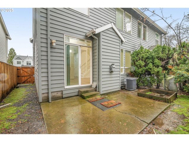 18568 Sw MUIRFIELD St, Beaverton, OR 97003