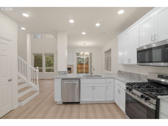 18568 Sw MUIRFIELD St, Beaverton, OR 97003