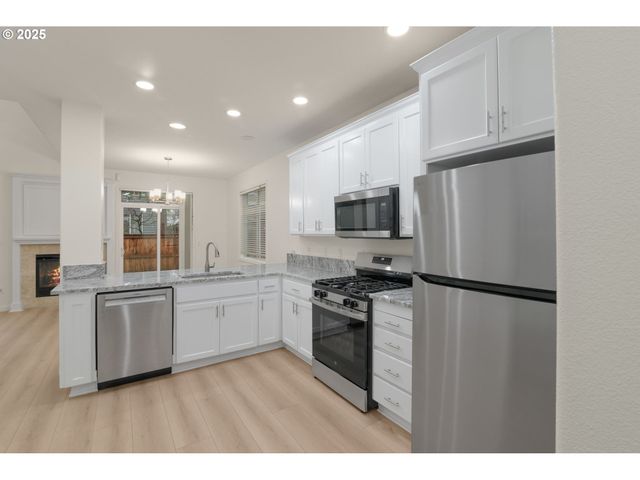 18568 Sw MUIRFIELD St, Beaverton, OR 97003