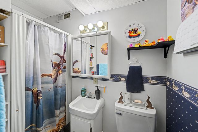 1312 Parkwood Dr, Salina, KS 67401