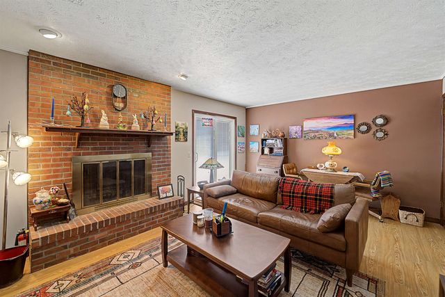 1312 Parkwood Dr, Salina, KS 67401