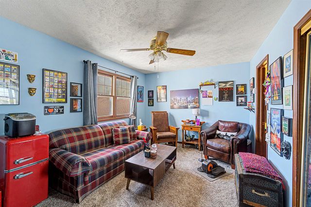 1312 Parkwood Dr, Salina, KS 67401