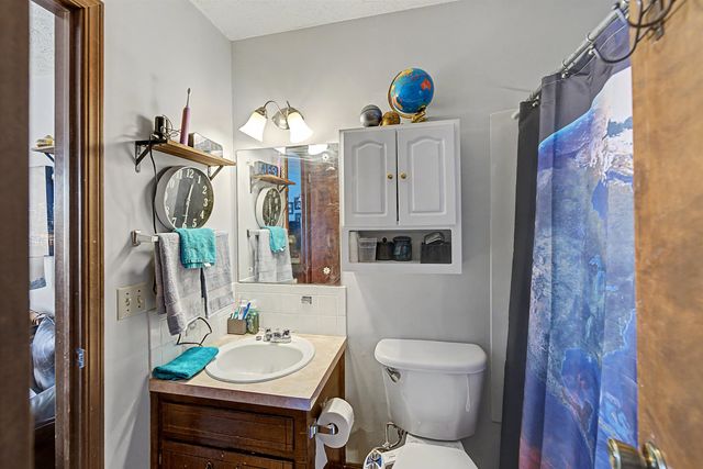 1312 Parkwood Dr, Salina, KS 67401