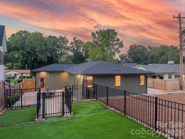 5546 Murrayhill Road, Charlotte, NC 28210