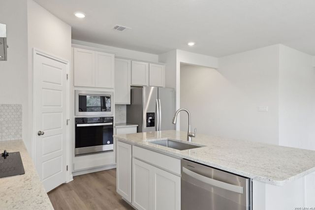 560 Shelton Pass, Cibolo, TX 78108