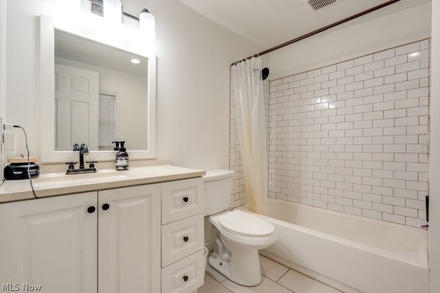 6095 Bell Avenue, Hubbard, OH 44425