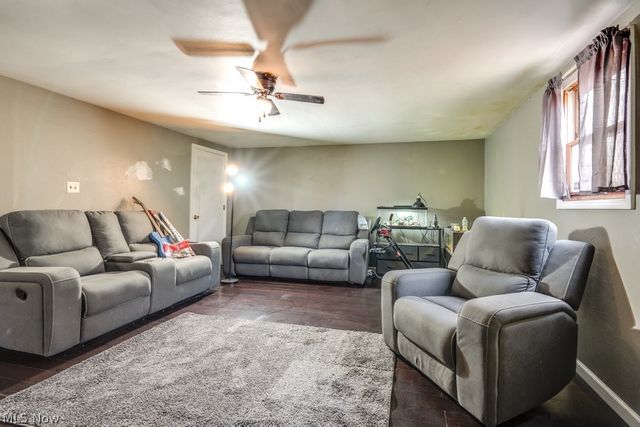 6095 Bell Avenue, Hubbard, OH 44425