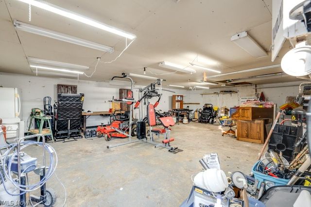 6095 Bell Avenue, Hubbard, OH 44425