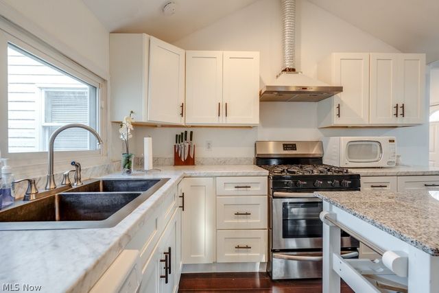 6095 Bell Avenue, Hubbard, OH 44425