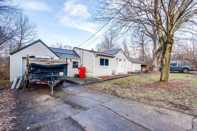 6095 Bell Avenue, Hubbard, OH 44425