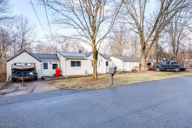 6095 Bell Avenue, Hubbard, OH 44425