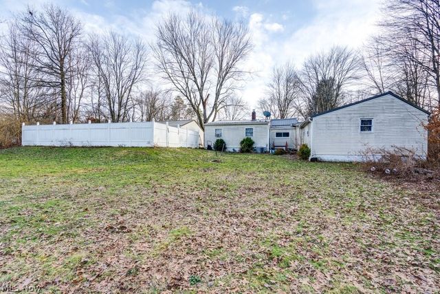 6095 Bell Avenue, Hubbard, OH 44425