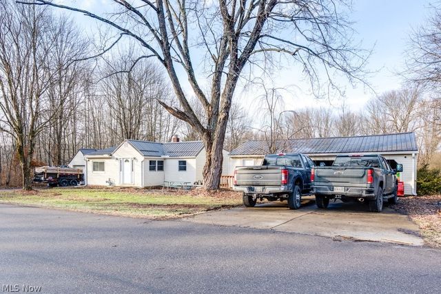 6095 Bell Avenue, Hubbard, OH 44425