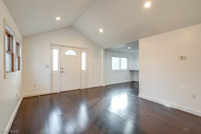 6095 Bell Avenue, Hubbard, OH 44425