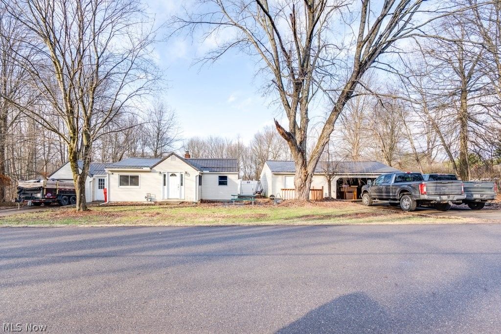 6095 Bell Avenue, Hubbard, OH 44425