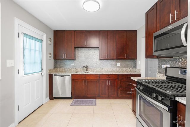 8932 S 85th Court, Hickory Hills, IL 60457