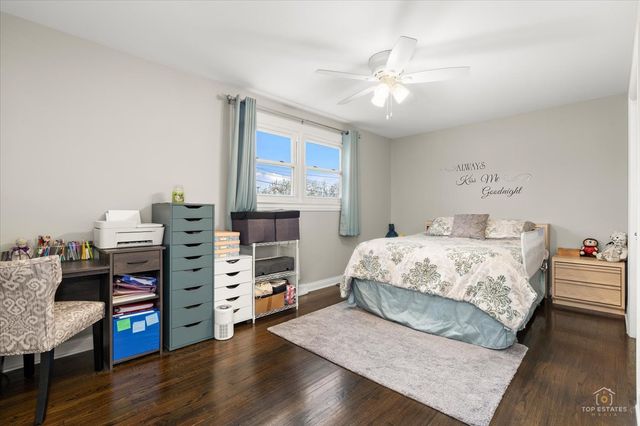 8932 S 85th Court, Hickory Hills, IL 60457