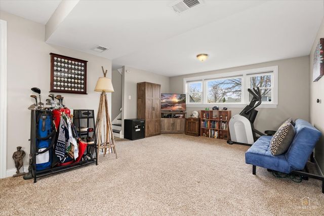 8932 S 85th Court, Hickory Hills, IL 60457