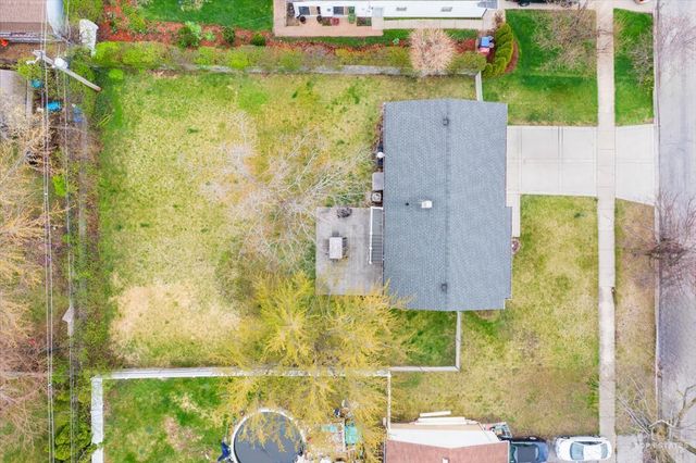 8932 S 85th Court, Hickory Hills, IL 60457