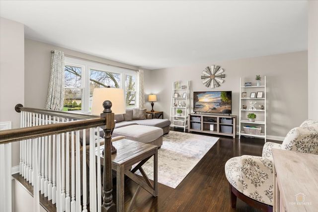 8932 S 85th Court, Hickory Hills, IL 60457