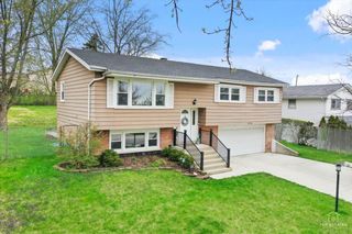 8932 S 85th Court, Hickory Hills, IL 60457