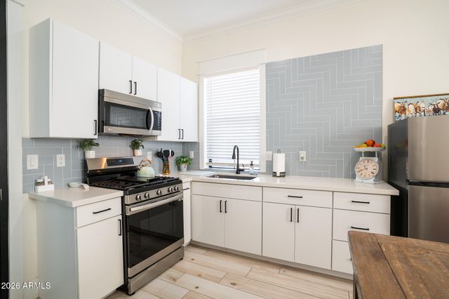17337 W PEORIA Avenue, Waddell, AZ 85355
