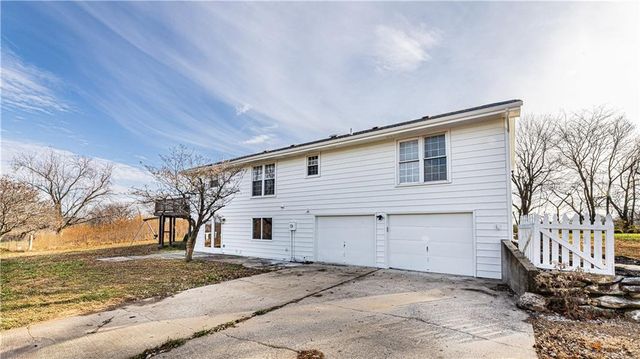 13332 Little Farm Road, Excelsior Springs, MO 64024