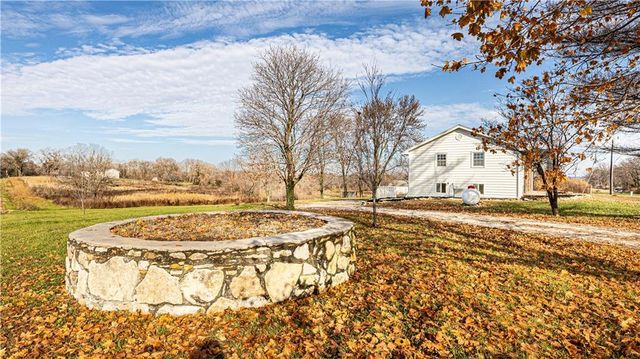 13332 Little Farm Road, Excelsior Springs, MO 64024