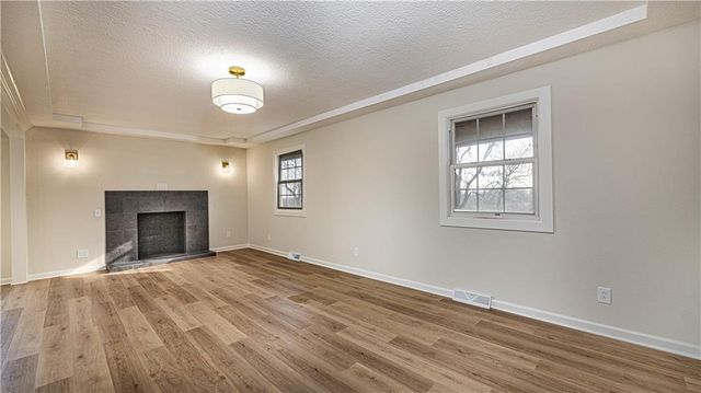 13332 Little Farm Road, Excelsior Springs, MO 64024