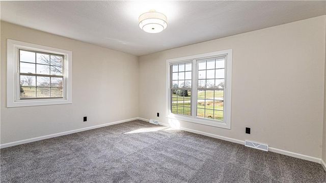 13332 Little Farm Road, Excelsior Springs, MO 64024