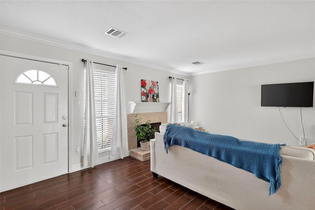 766 Worthshire Street, Houston, TX 77008