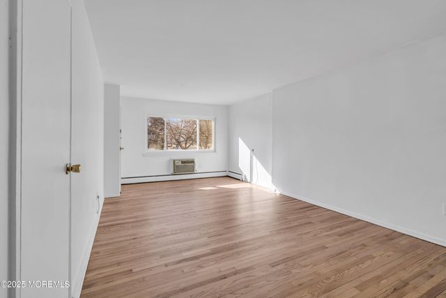 49 Laurel Place A, Eatontown, NJ 07724