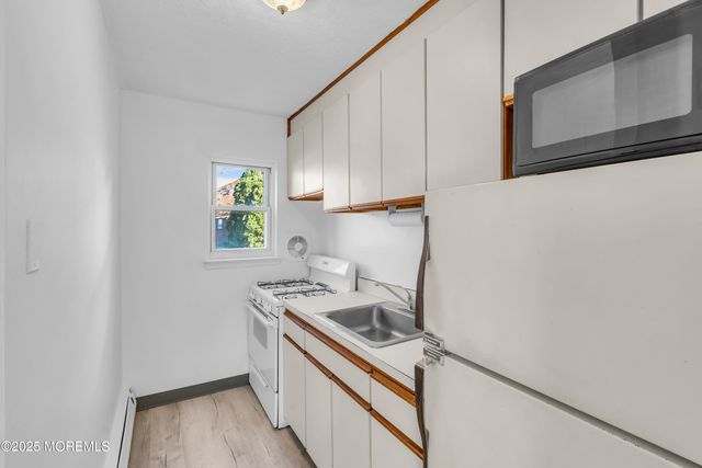 49 Laurel Place A, Eatontown, NJ 07724