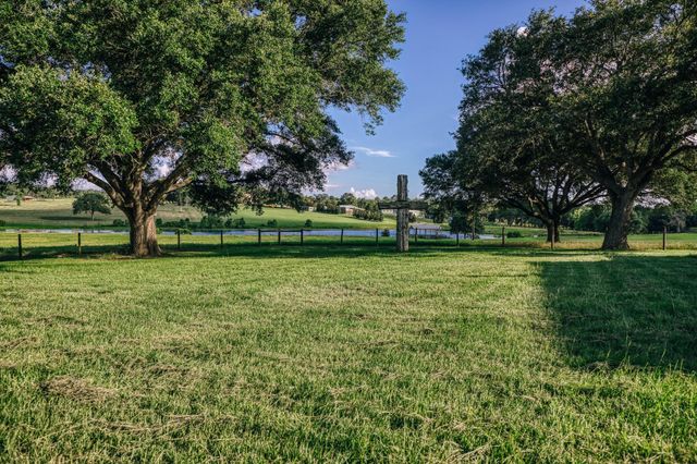 1034 Hilbun Road, New Ulm, TX 78950