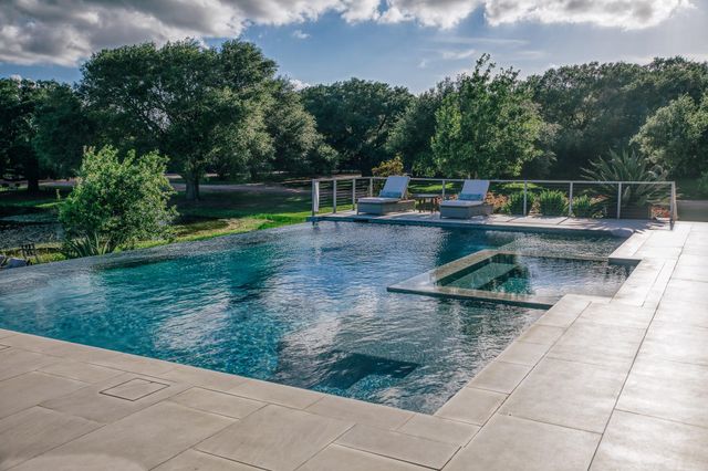 1034 Hilbun Road, New Ulm, TX 78950