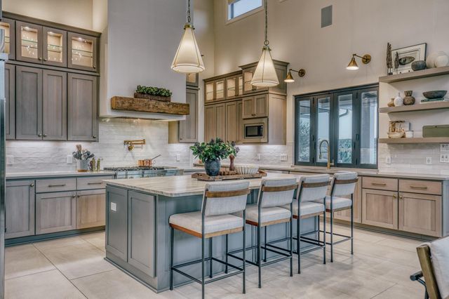 1034 Hilbun Road, New Ulm, TX 78950