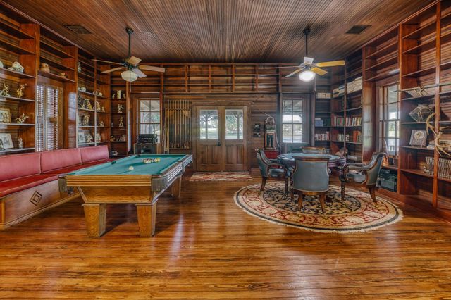 1034 Hilbun Road, New Ulm, TX 78950