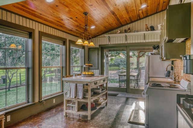 1034 Hilbun Road, New Ulm, TX 78950