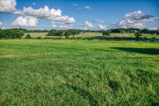 1034 Hilbun Road, New Ulm, TX 78950