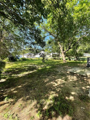 607 E Monterey Street, Denison, TX 75021