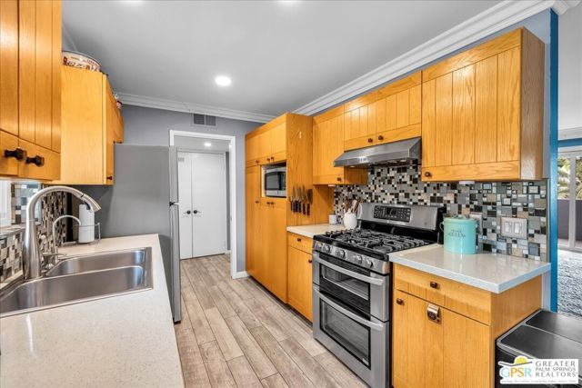 2396 S Palm Canyon Drive 23, Palm Springs, CA 92264