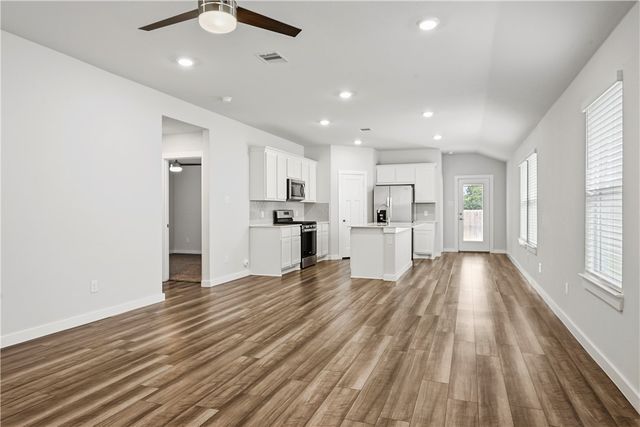 1028 Amistad Loop, College Station, TX 77845