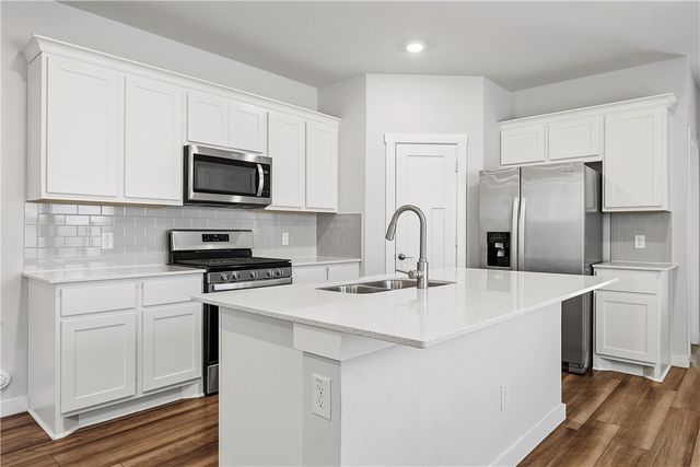 1028 Amistad Loop, College Station, TX 77845