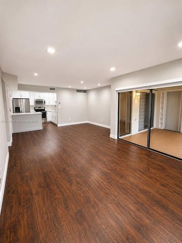 20005 NE 3rd Court 8, Miami, FL 33179