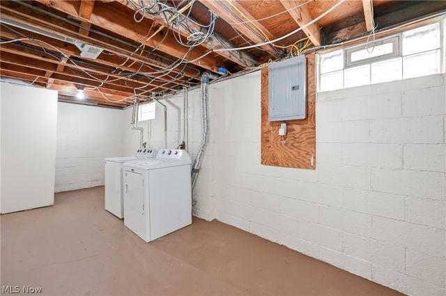 396 Elizabeth Street, Hubbard, OH 44425